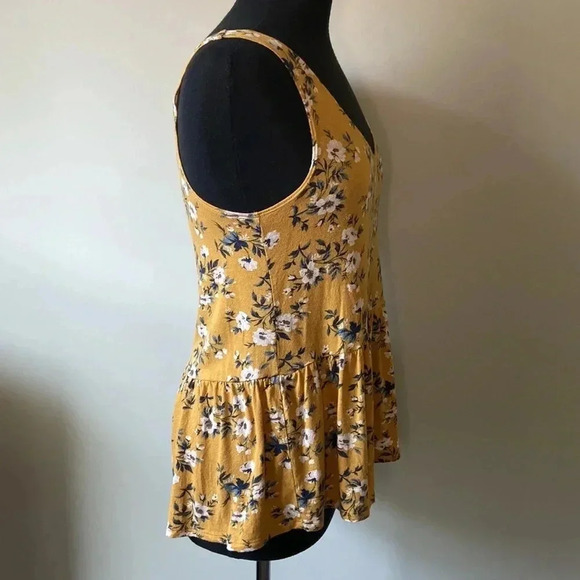 American Eagle | Peplum  Tank Top - Picture 2 of 5